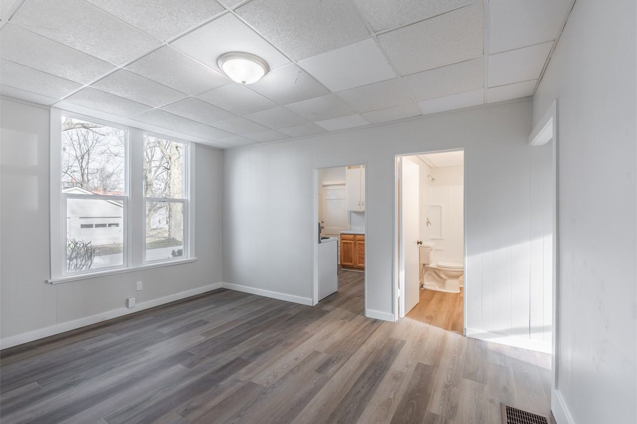 201 14th St #1 - Photo 4 of 14