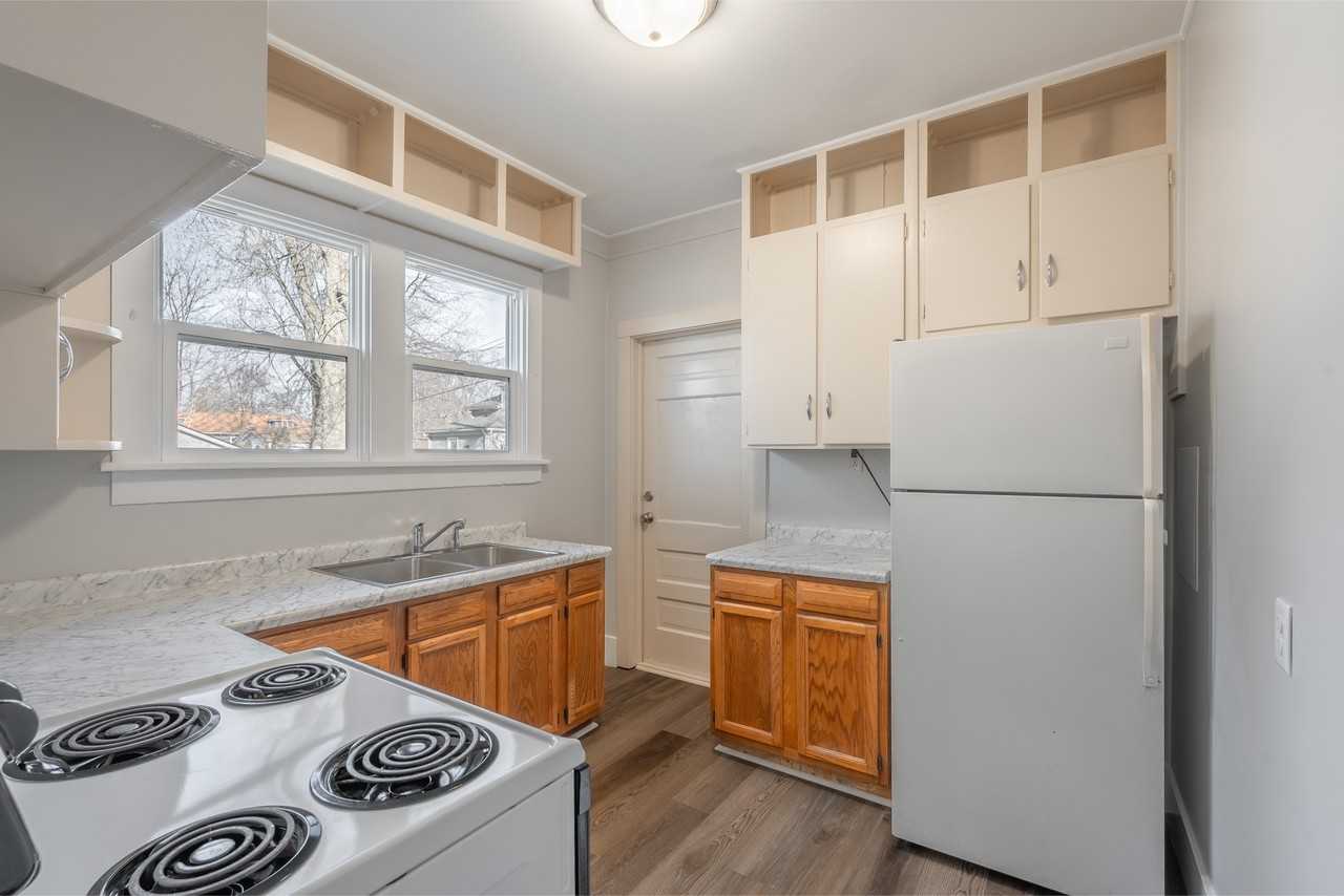 201 14th St #1 - Photo 5 of 14