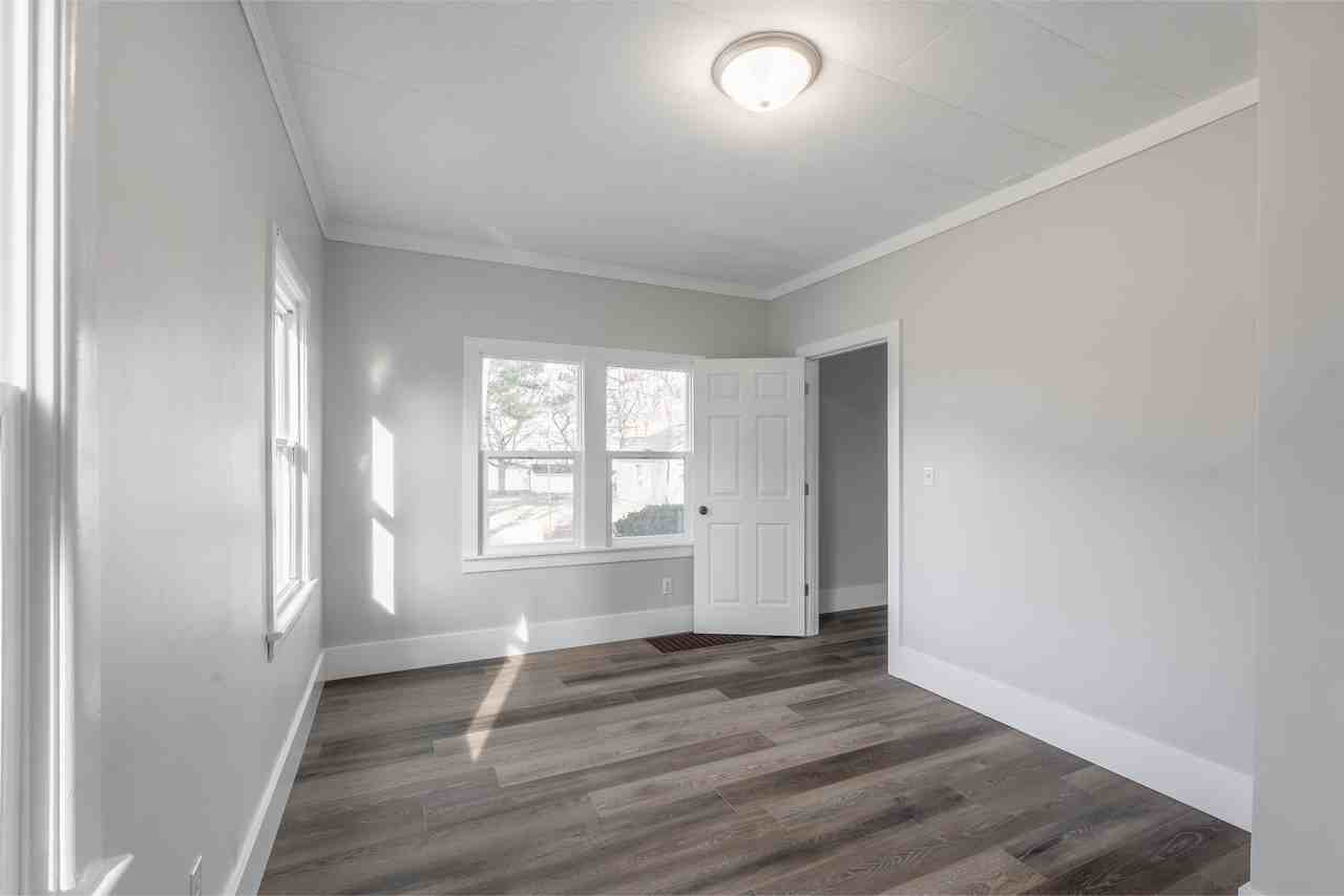 201 14th St #1 - Photo 7 of 14