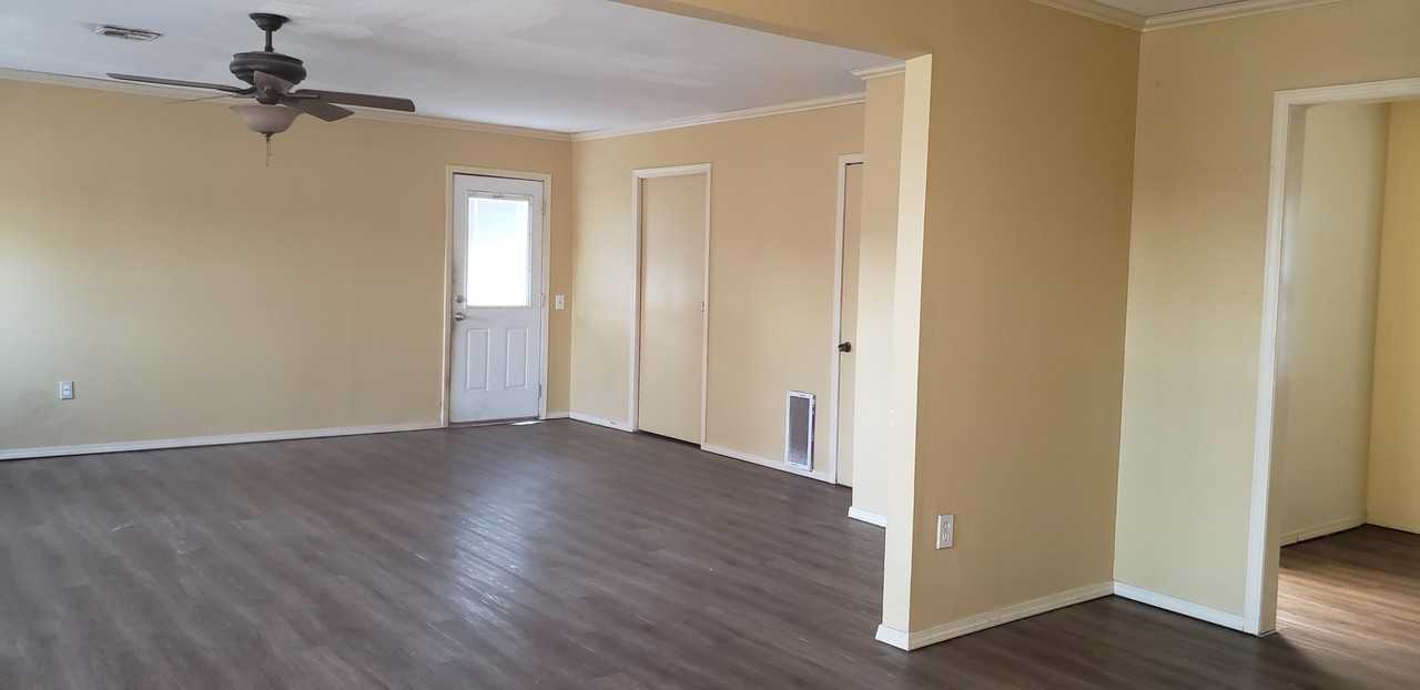 1234 E Freeport St #NA - Photo 2 of 8