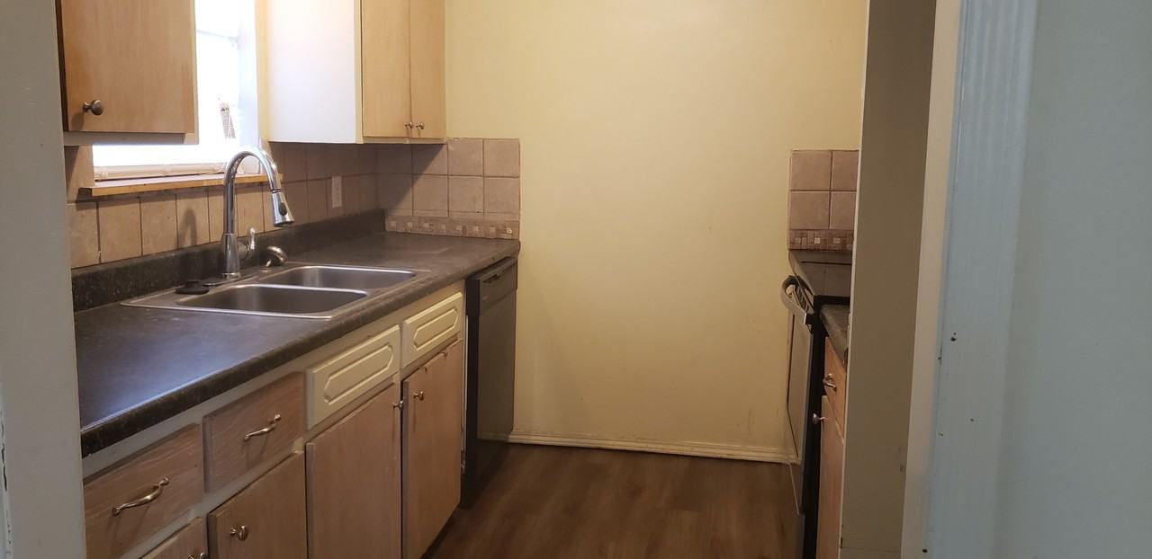 1234 E Freeport St #NA - Photo 3 of 8