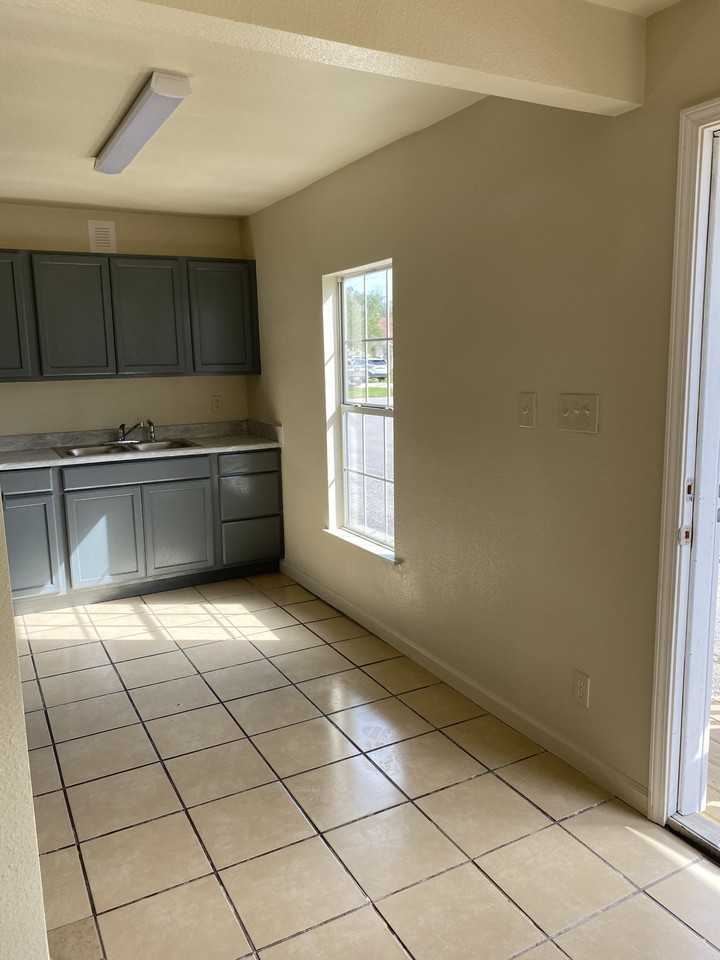 4402 Boxwood Rd #1 - Photo 3 of 21