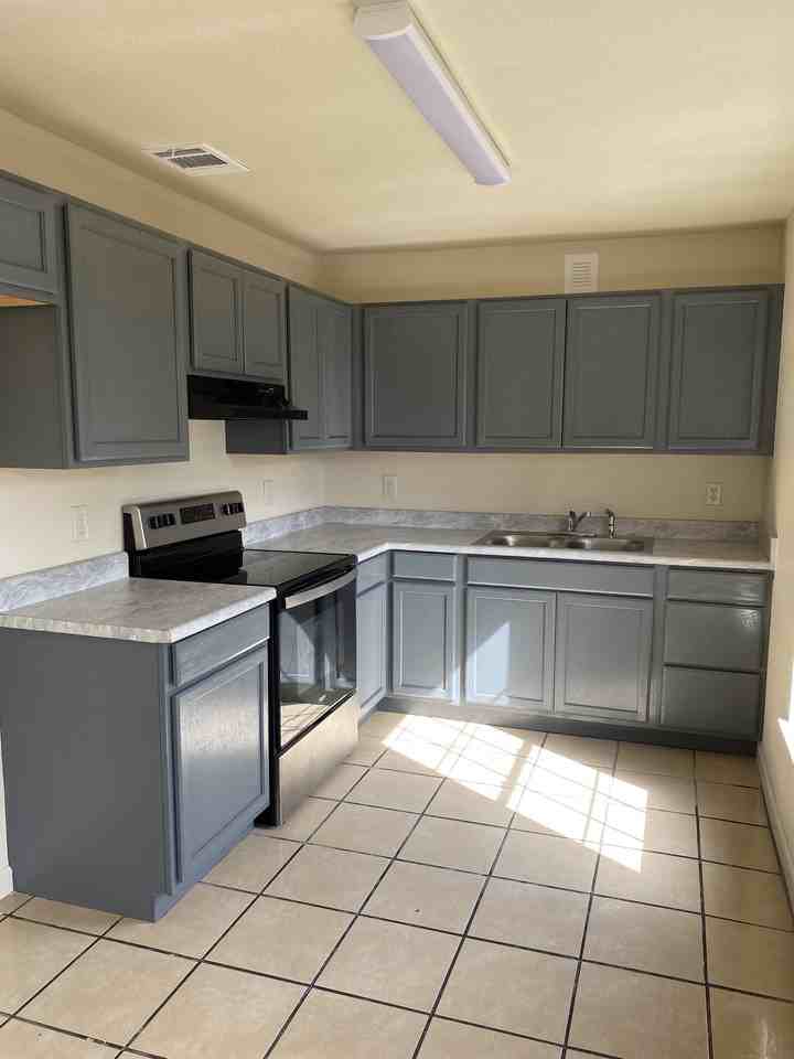 4402 Boxwood Rd #1 - Photo 2 of 21
