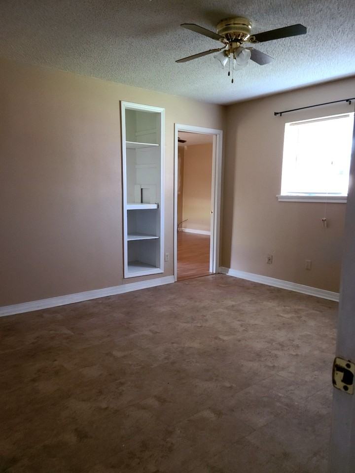 1417 N Gibson Cir #NA - Photo 2 of 8