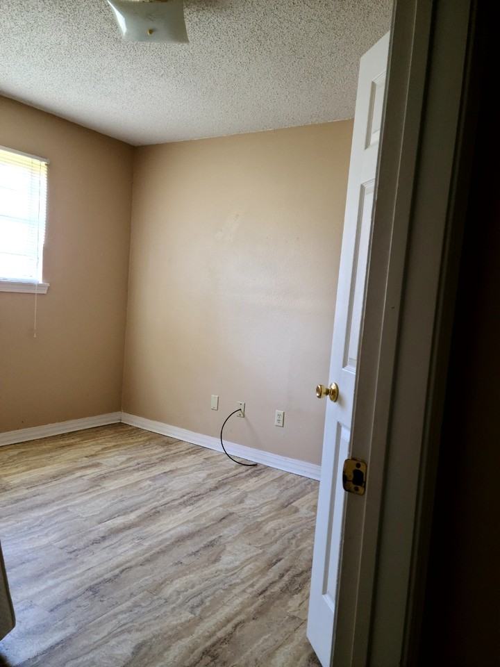 1417 N Gibson Cir #NA - Photo 3 of 8