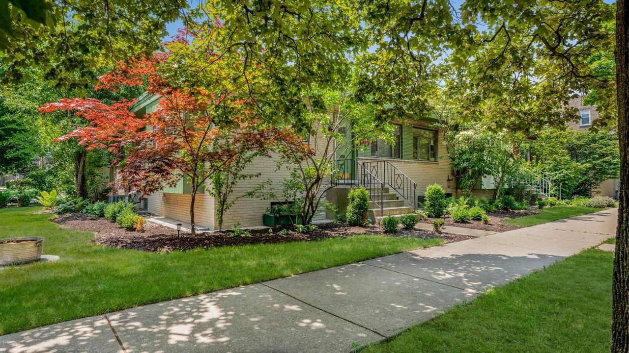 2337 W Chase Ave #2337 - Photo 2 of 17