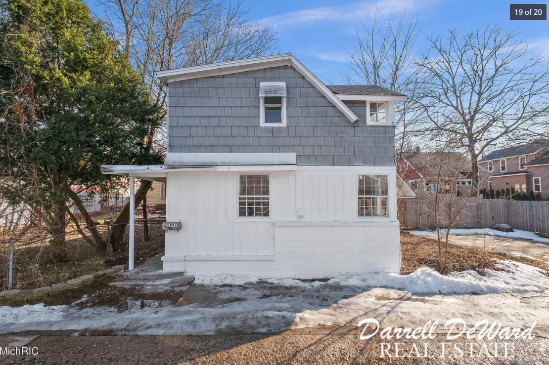 1041 Hermitage St Se #NA - Photo 2 of 19