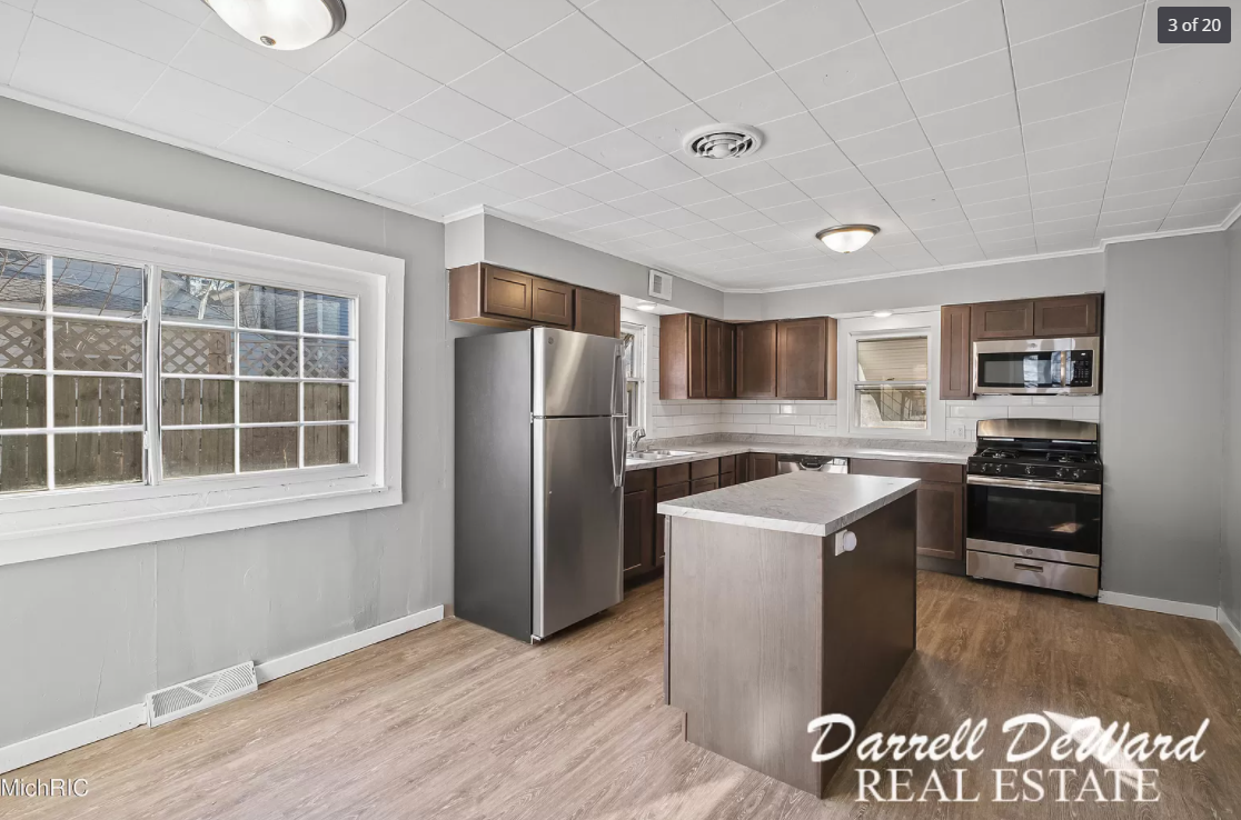 1041 Hermitage St Se #NA - Photo 3 of 19