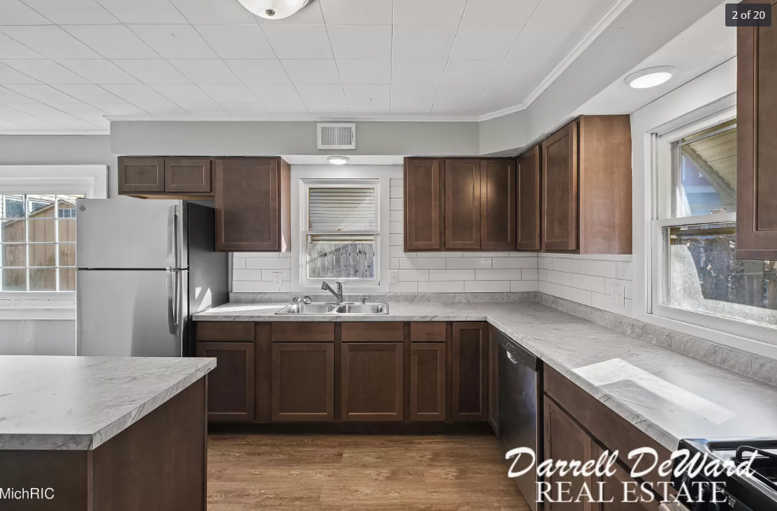1041 Hermitage St Se #NA - Photo 5 of 19
