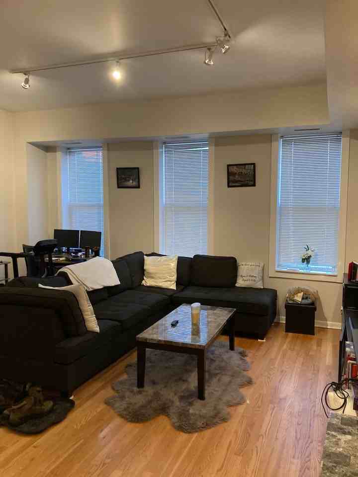 1735 W Crystal St #2F