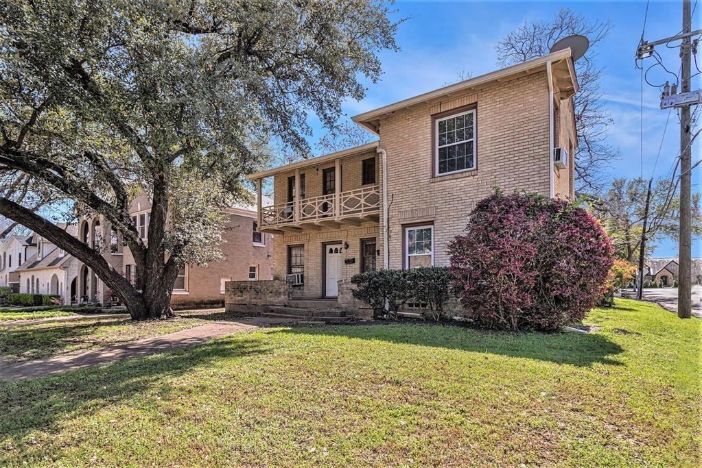 6302 Belmont Ave - Photo 3 of 32