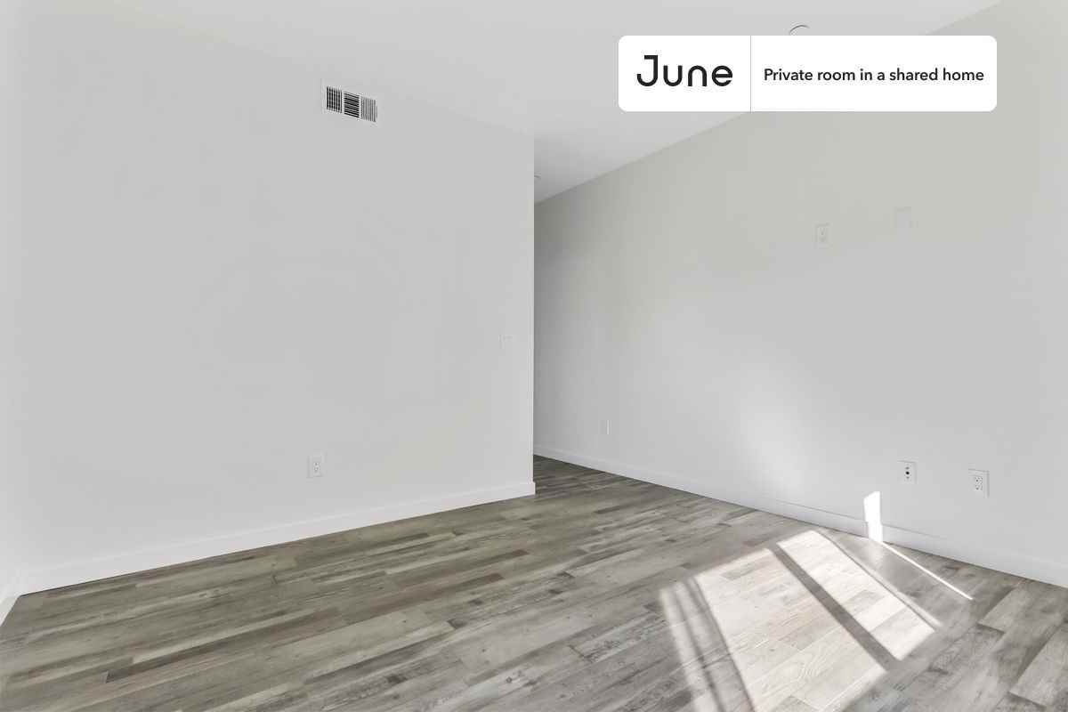 632 N Boyle Ave #C - Photo 5 of 20