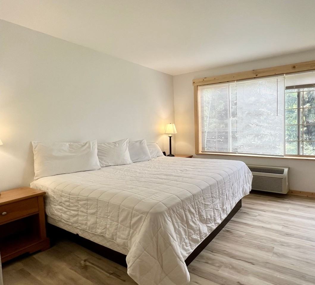 Ski Town Apartments - Photo 7 of 14