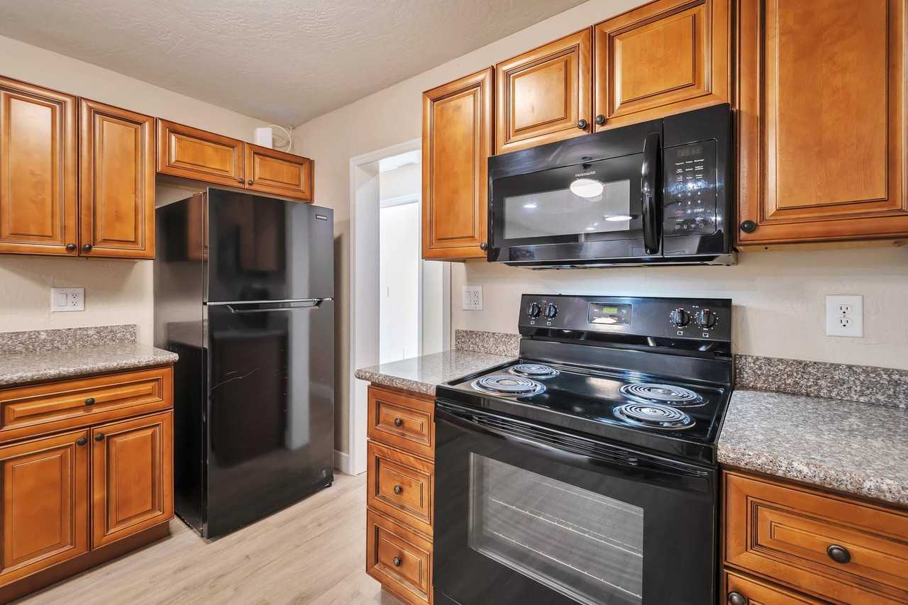 W Lamar Rd - Photo 7 of 12