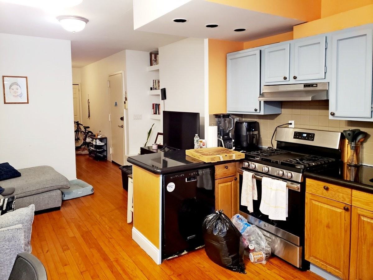 2021 Woodbine St #1R - Photo 3 of 8