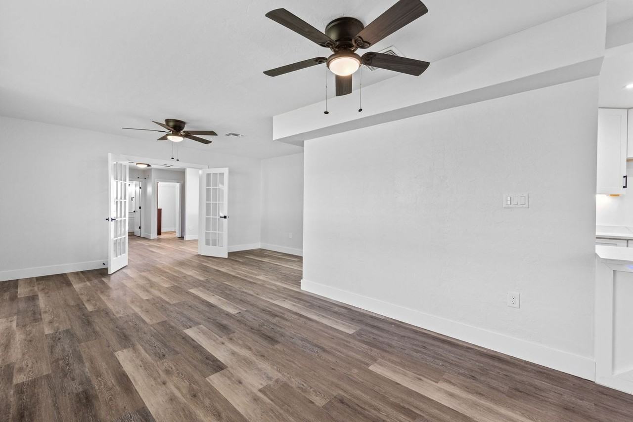 1561 Maravilla Ave - Photo 3 of 27