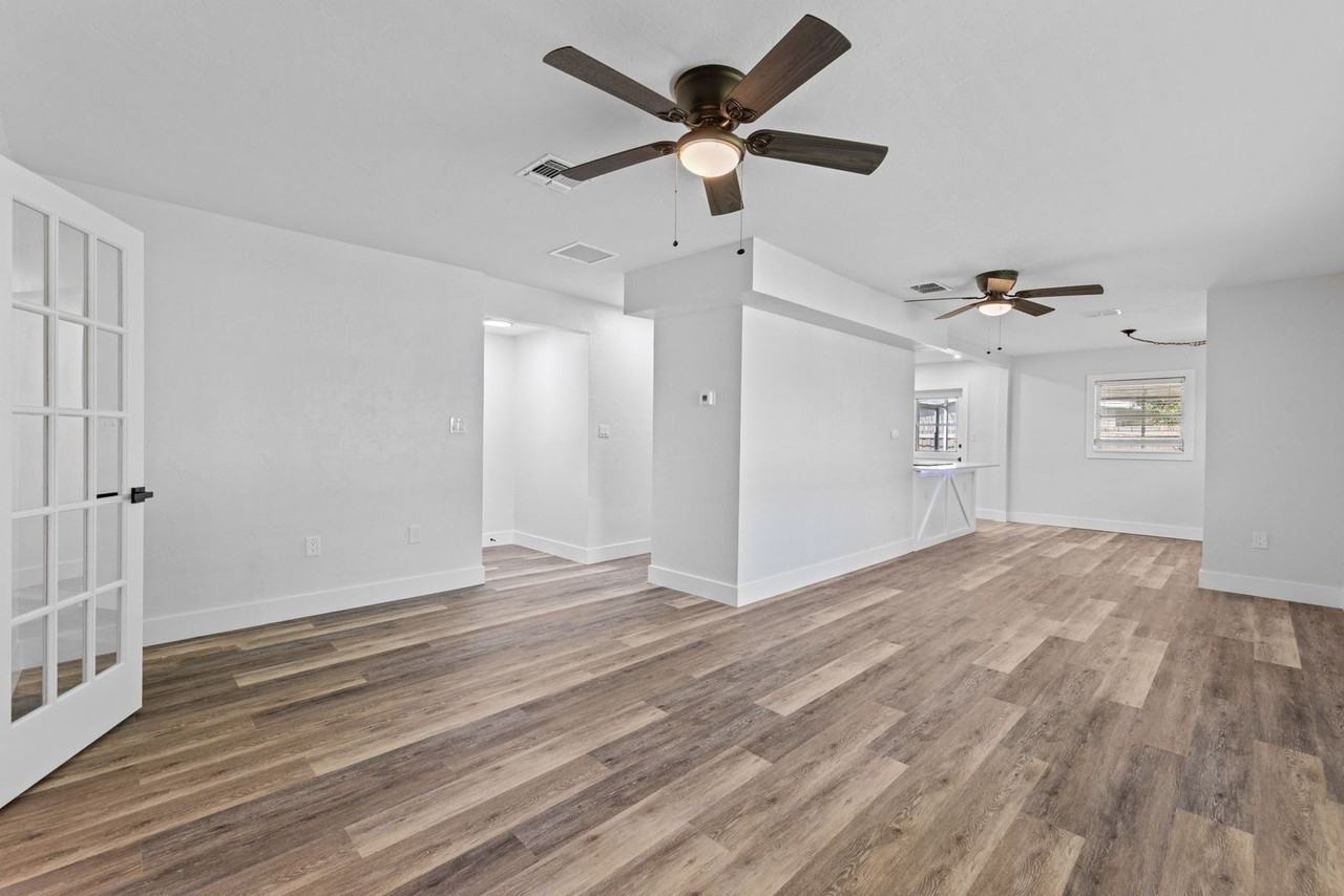 1561 Maravilla Ave - Photo 4 of 27