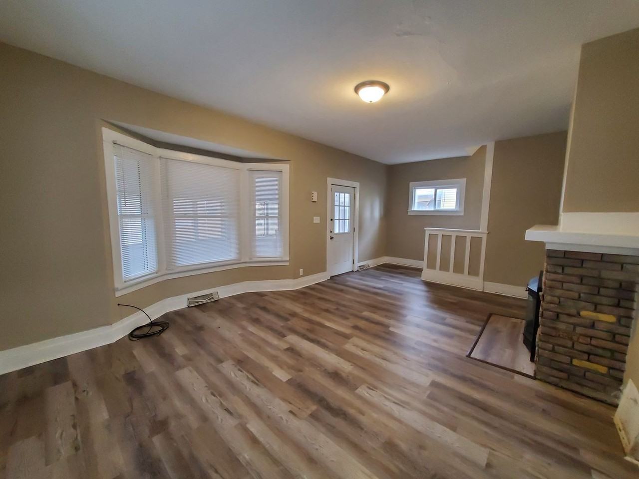 506 Denver St - Photo 3 of 31