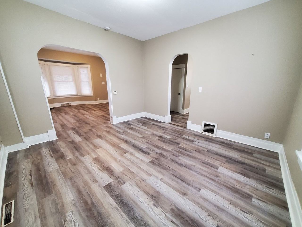 506 Denver St - Photo 7 of 31