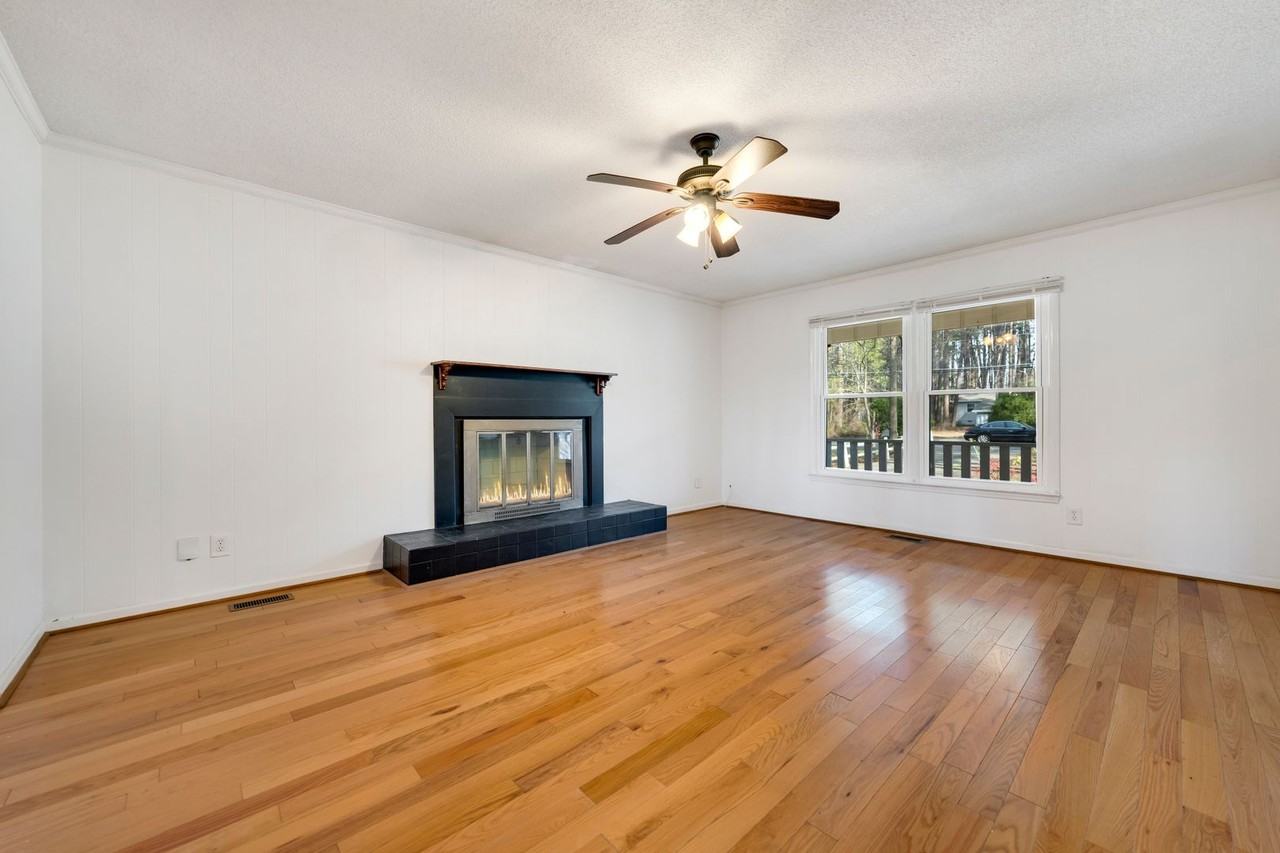 2129 Strebor St - Photo 2 of 16