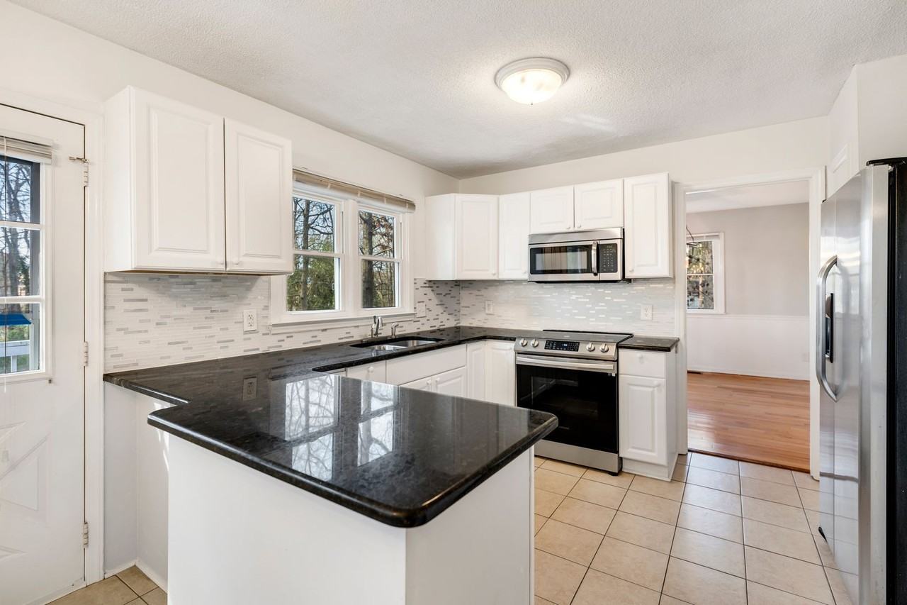 2129 Strebor St - Photo 3 of 16