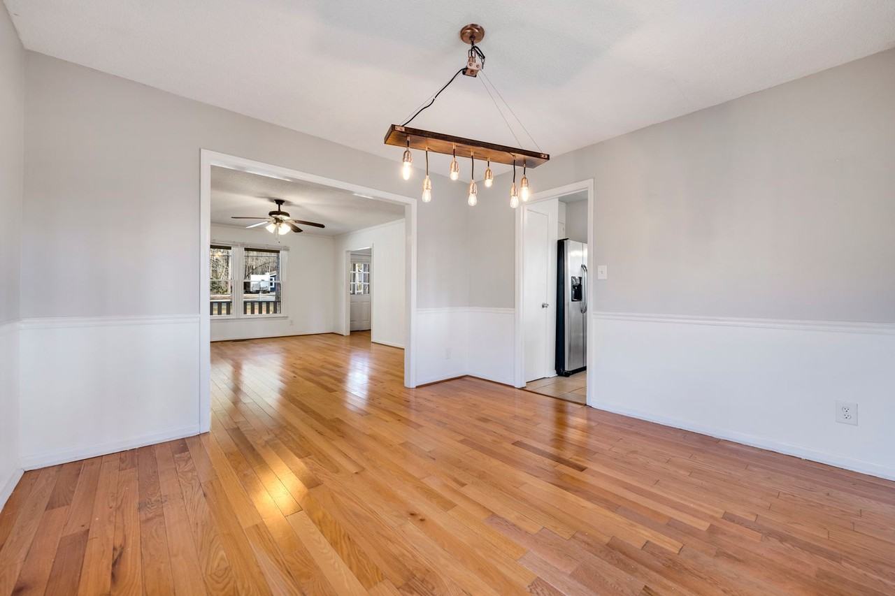 2129 Strebor St - Photo 4 of 16