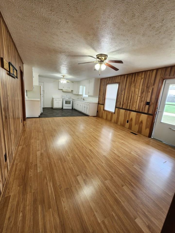 168 Boats Ln - Photo 2 of 10