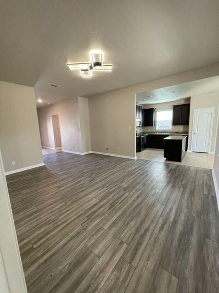 6350 Daisy Way - Photo 5 of 20