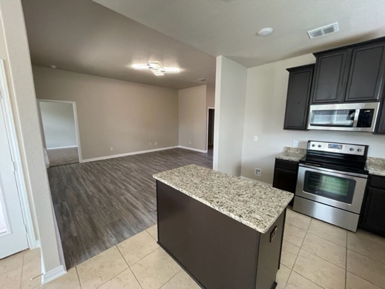 6350 Daisy Way - Photo 7 of 20