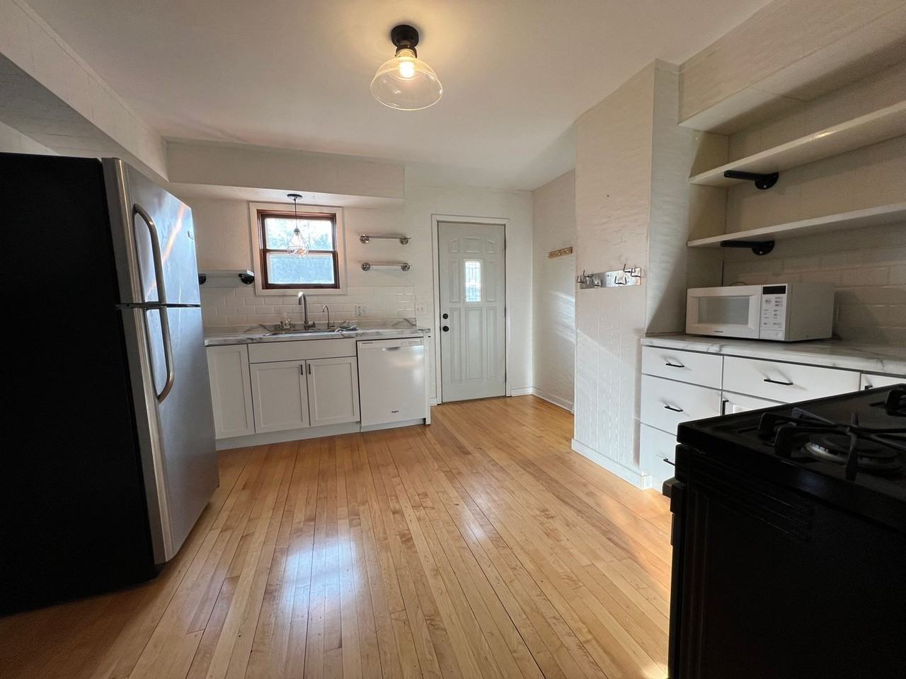 512 N 12th St - Photo 2 of 23