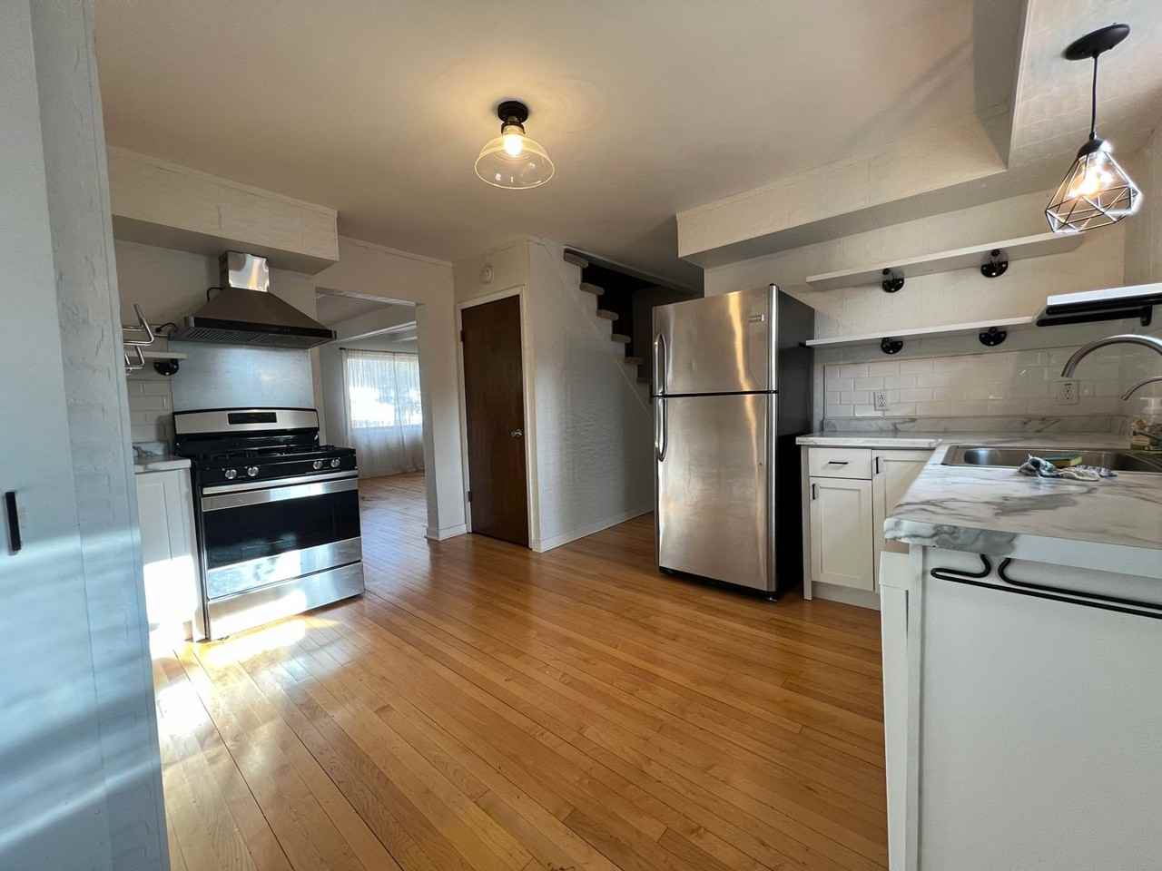 512 N 12th St - Photo 3 of 23