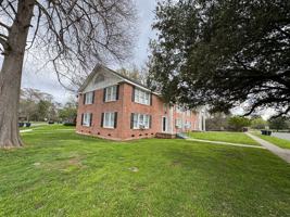 featured image of 660 Ockley Dr