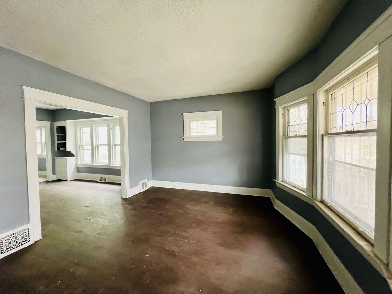 11449 Carolina Rd, Cleveland, OH 44108 - Photo 3 of 14