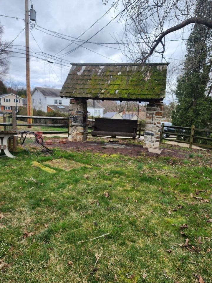 430 New London Rd - Photo 2 of 17