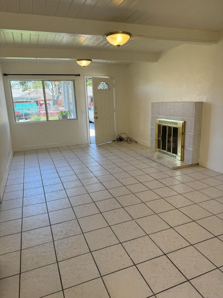 2153 Capitol Ave - Photo 4 of 12