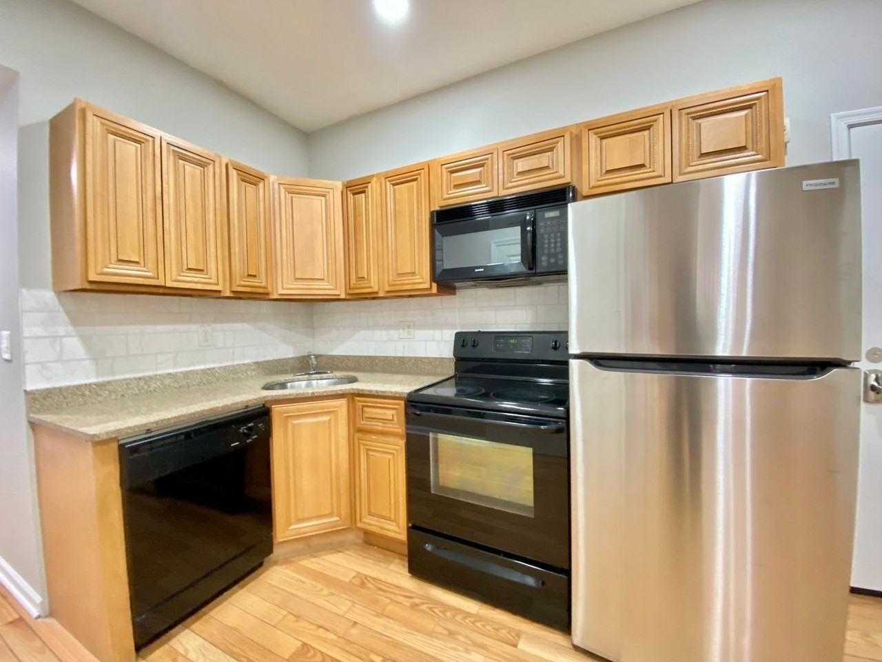 2310 N Broad St - Photo 3 of 25