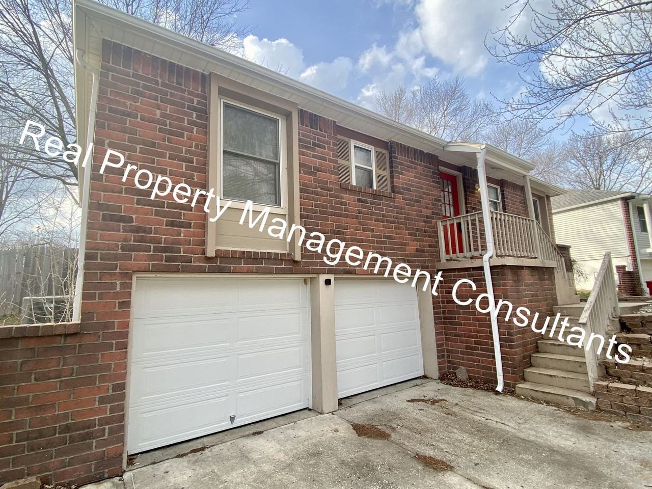 801 Nw Camelot Pl - Photo 2 of 35