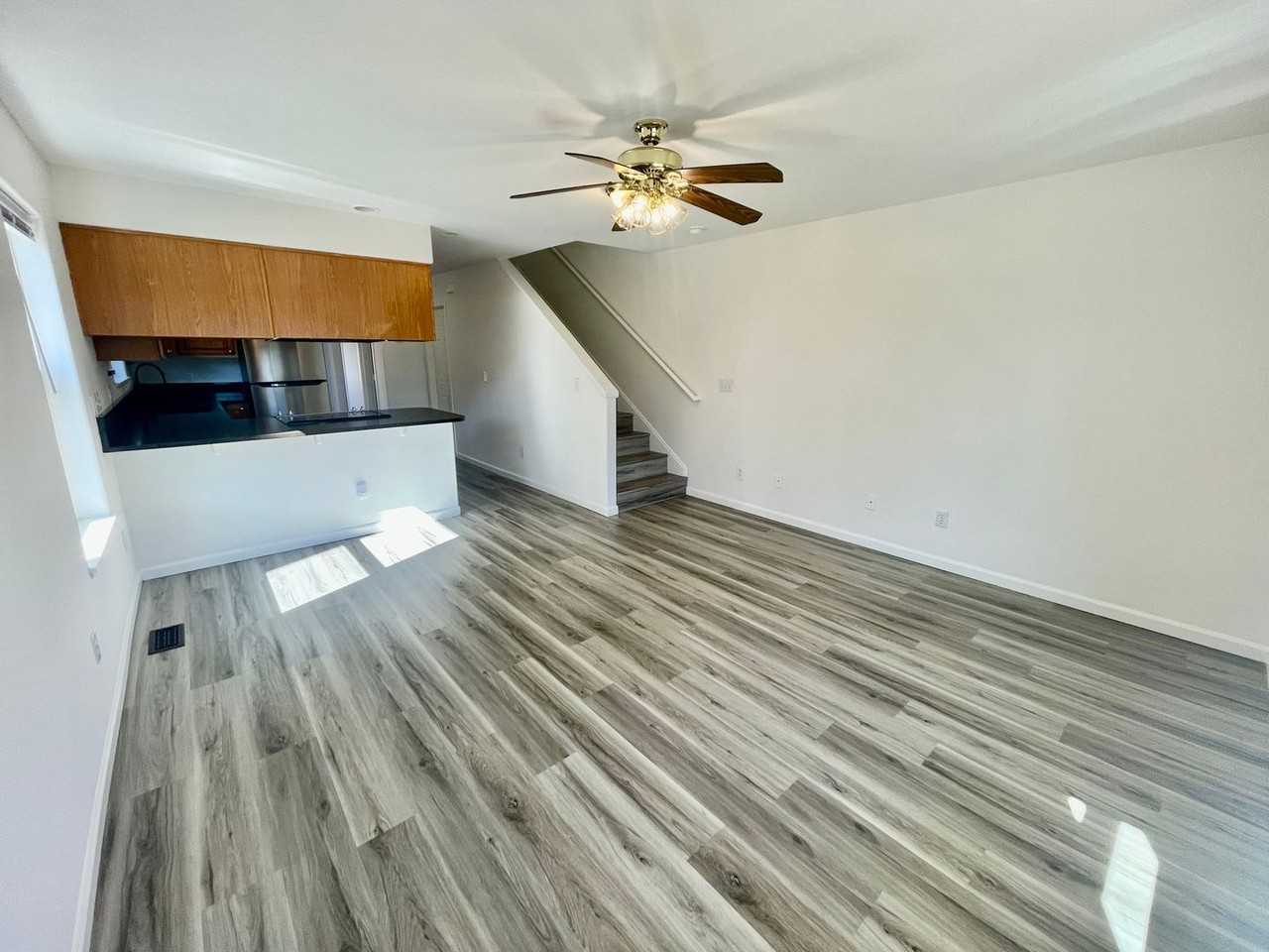 6107 Ne 8th Ave - Photo 3 of 37