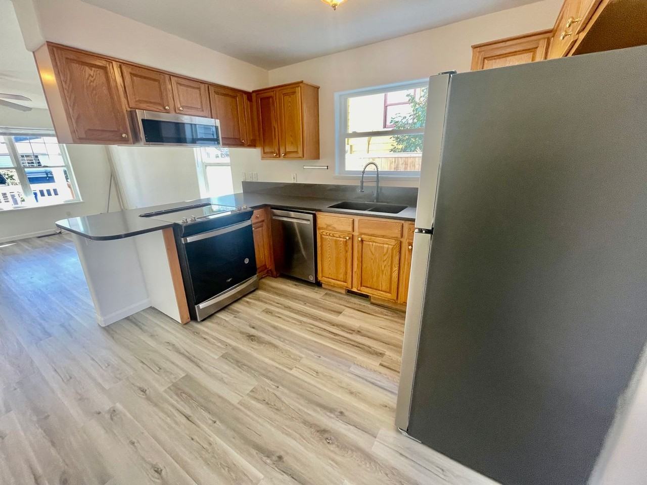 6107 Ne 8th Ave - Photo 6 of 37
