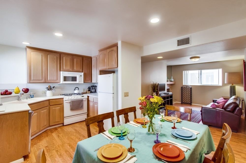 831 Allerton Ct - Photo 7 of 48