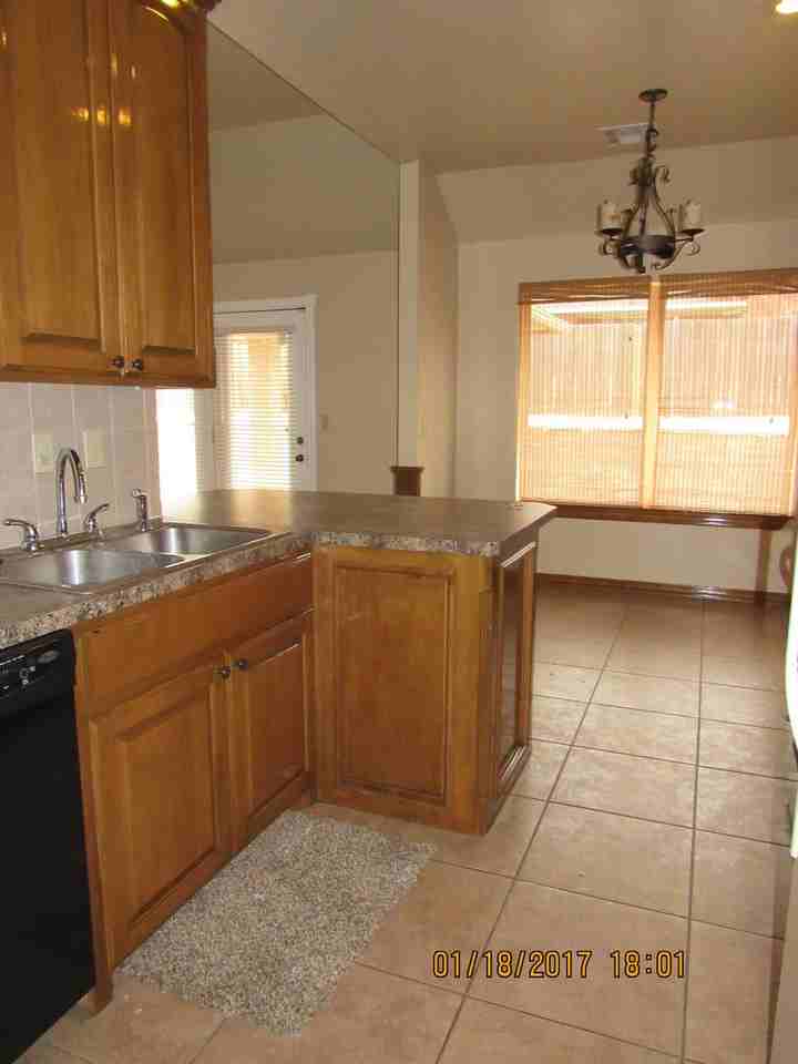 4424 Nw Wolfcreek Blvd - Photo 5 of 24