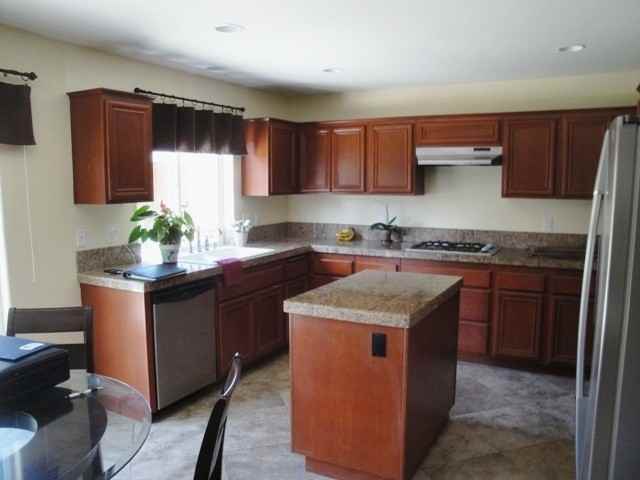 1424 Mesa View Ln - Photo 2 of 7