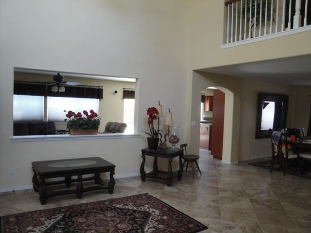 1424 Mesa View Ln - Photo 3 of 7