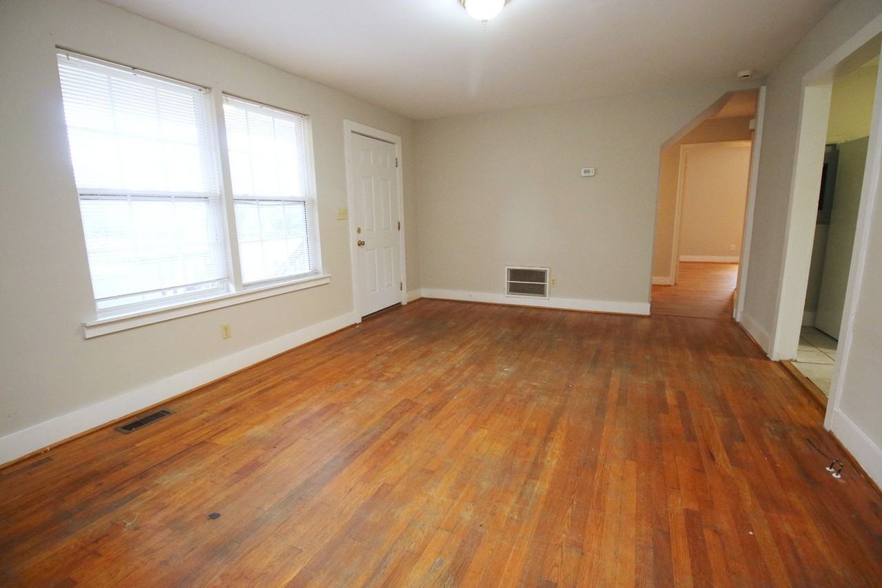 1141 Virginia St - Photo 5 of 30