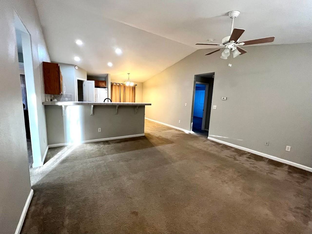 2596 Elizabeth Pkwy - Photo 3 of 10