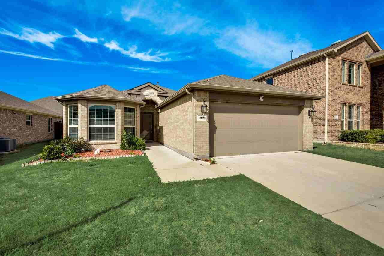 1203 Freestone Dr - Photo 3 of 16