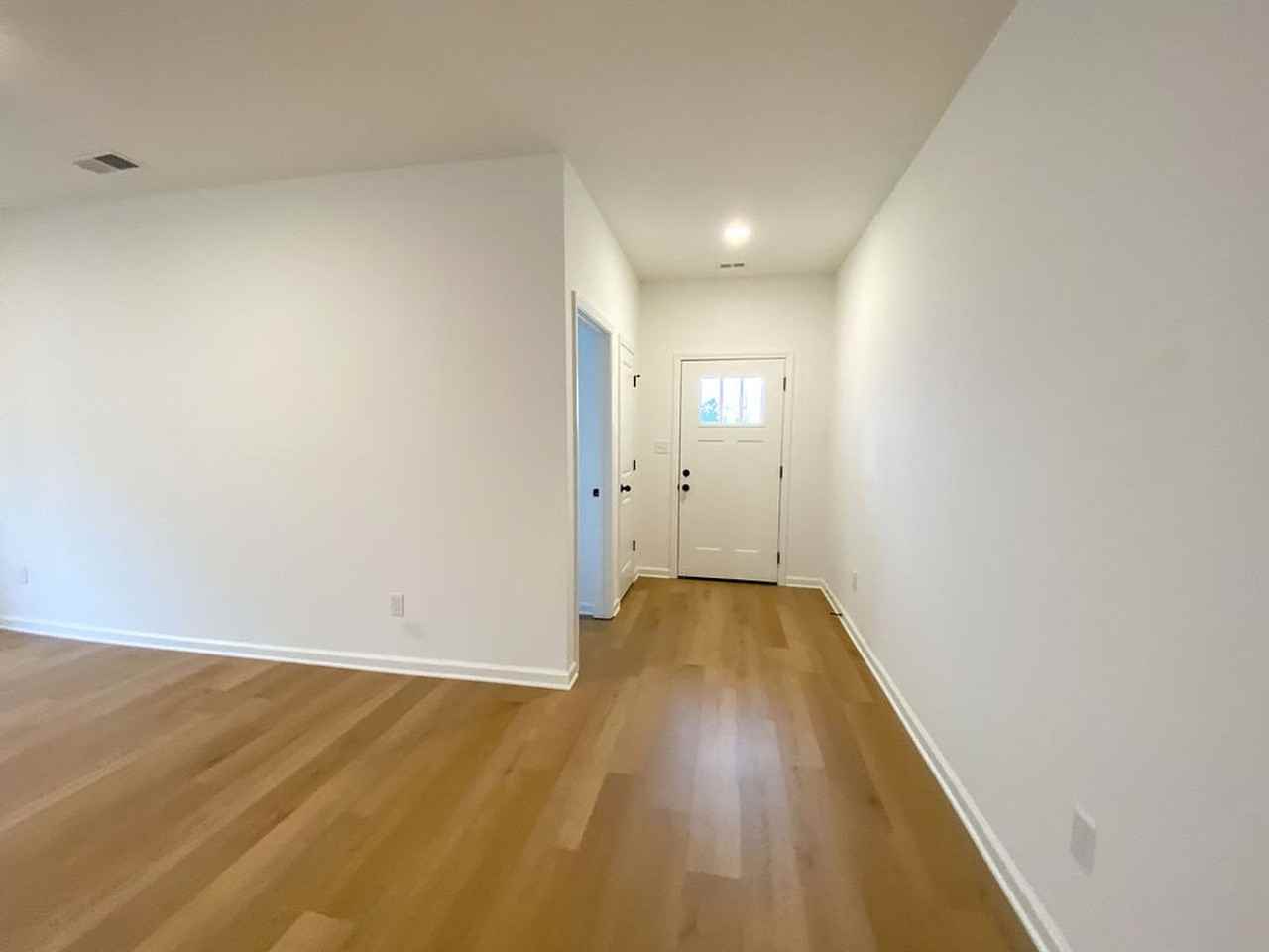 120 Oak Ave - Photo 3 of 26