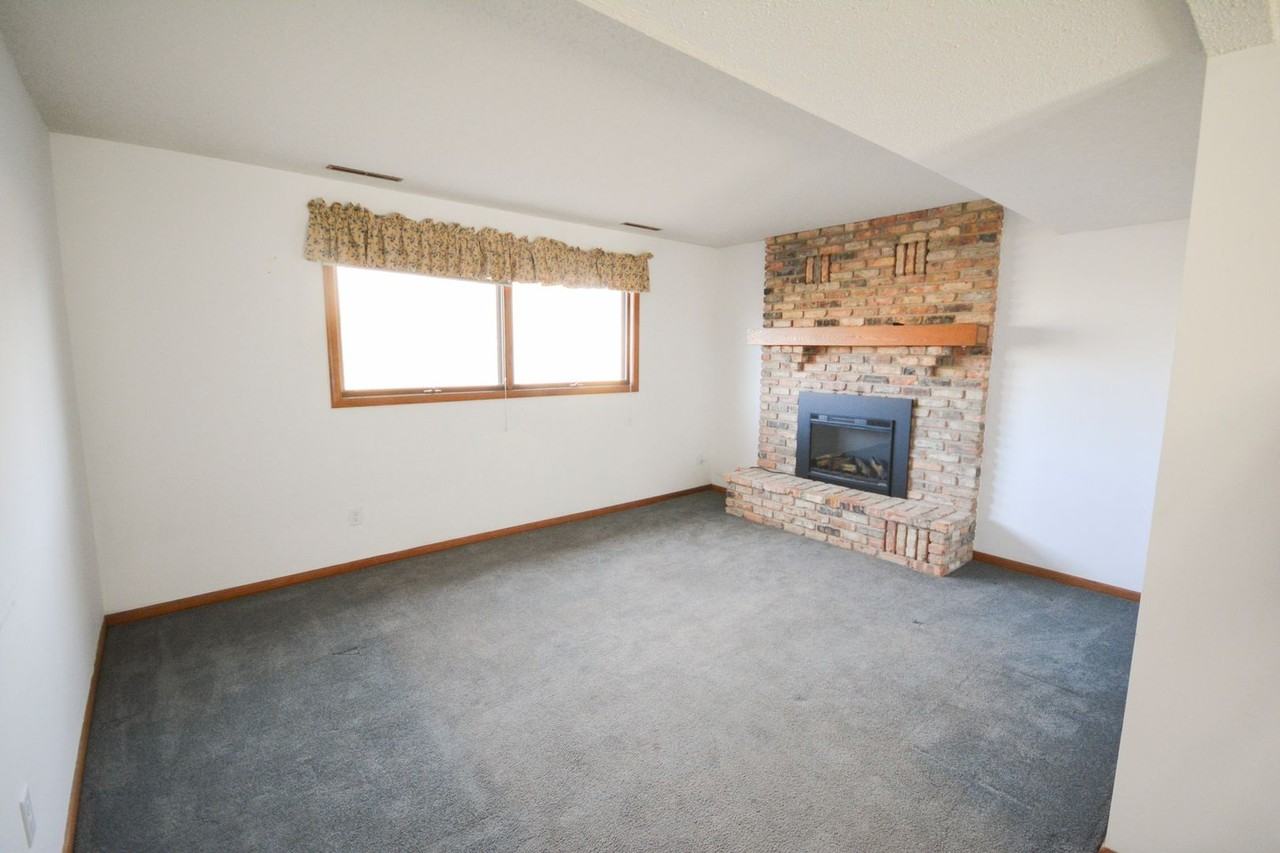 3008-3010 18th Ave NW - Photo 2 of 10