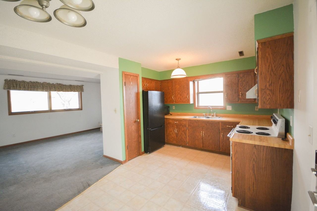 3008-3010 18th Ave NW - Photo 3 of 10