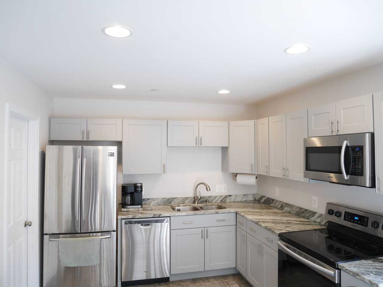 103 Carnival Dr - Photo 3 of 24